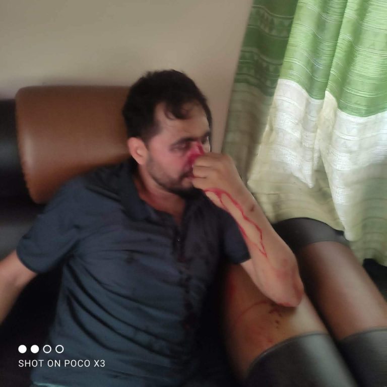 तिलोत्तमा ३ को वडा कार्यालयमा सेवाग्राहीमाथि दिनदहाडै कुटपिट