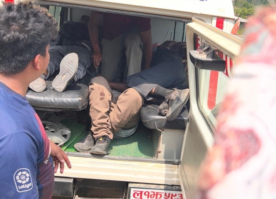 अर्घाखाँचीको पाणिनीमा बस दुर्घटनाः दुई जनाको मृत्यु, ३० जना घाइते