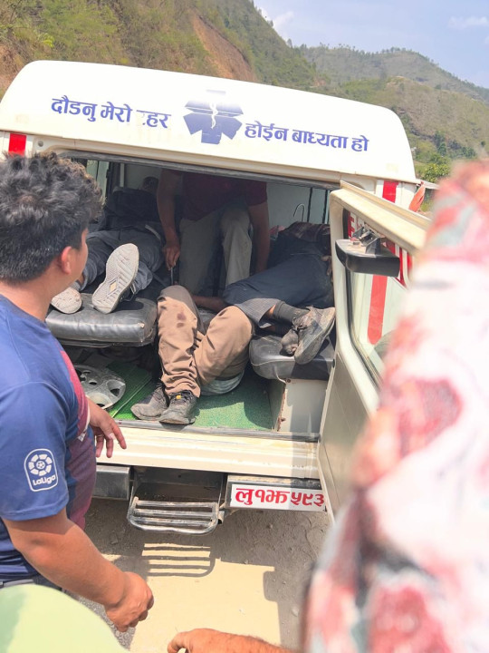 अर्घाखाँचीको पाणिनीमा बस दुर्घटनाः दुई जनाको मृत्यु, ३० जना घाइते