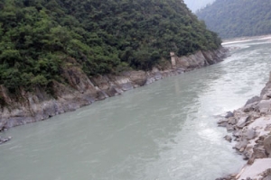 महाकाली नदी किनारबाट सशस्त्र प्रहरी जवानसहित दुई जना बेपत्ता, खोजी तीव्र