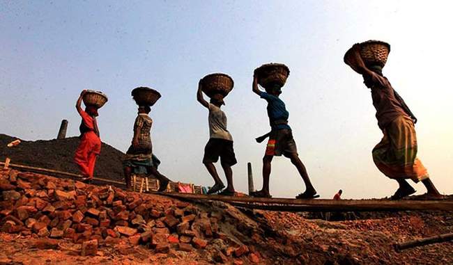 न्यूनतम पारिश्रमिक नपाएको श्रमिकको गुनासो, नौ महिनामा ४५० उजुरी दर्ता