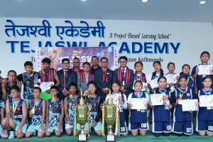 तेजस्वी कप बास्केटबलः मार्वलस ब्वाइज र भ्याली पब्लिक गल्र्स च्याम्पियन