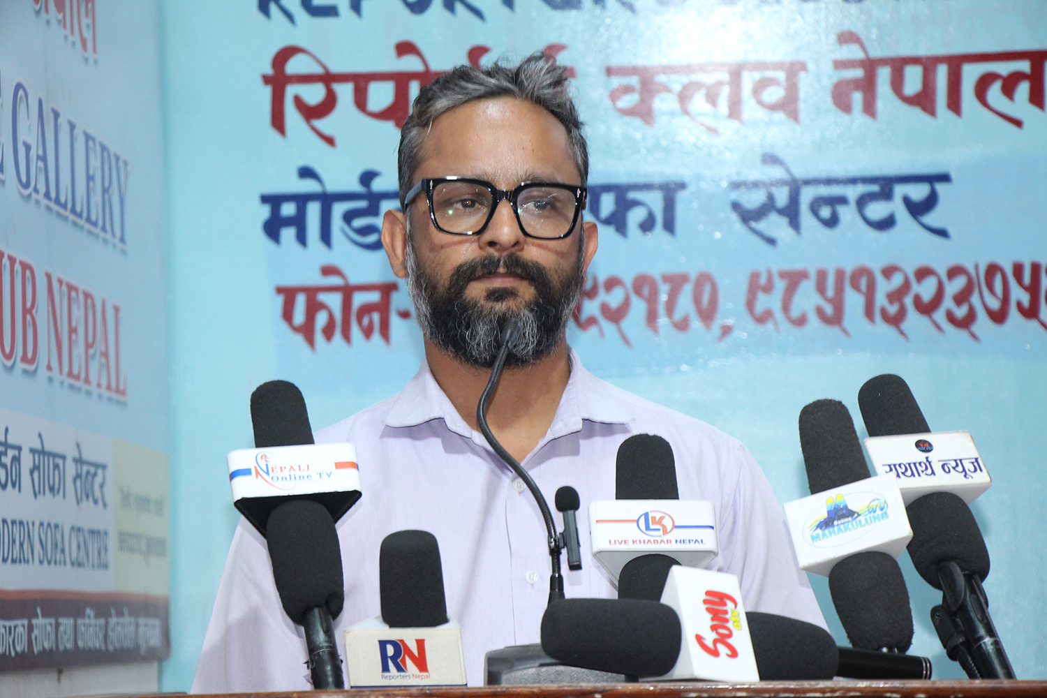 १९ जिल्लाका करिब ३ हजार विद्यार्थीलाई शैक्षिक सामग्री वितरण गरिँदै