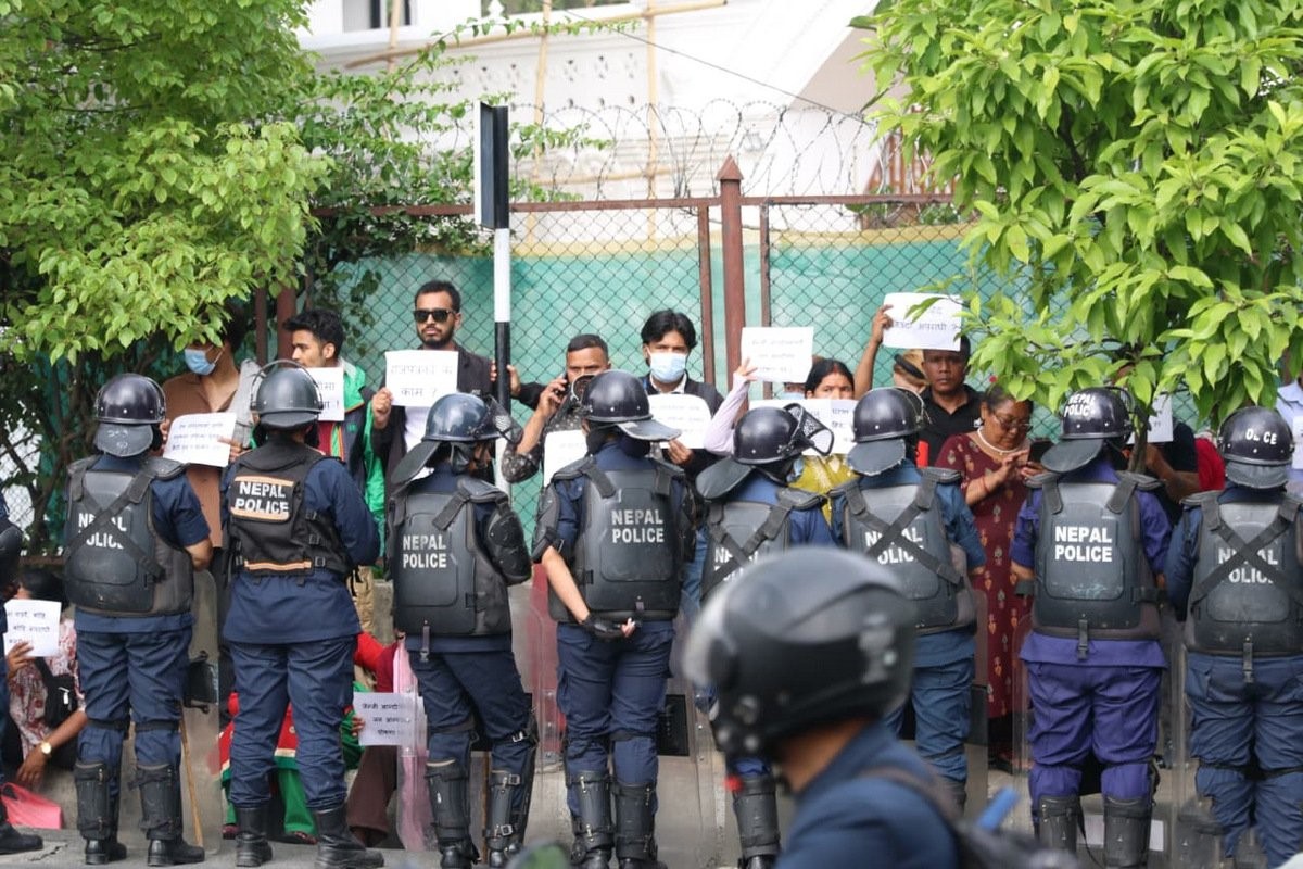 राष्ट्रपति कार्यालय अगाडि जेनजी थुनुवाका अभिभावकद्वारा प्रदर्शन