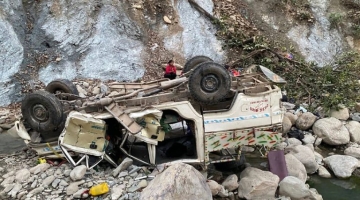 बाजुरामा जिप दुर्घटनाः चालकसहित ९ जना घाइते