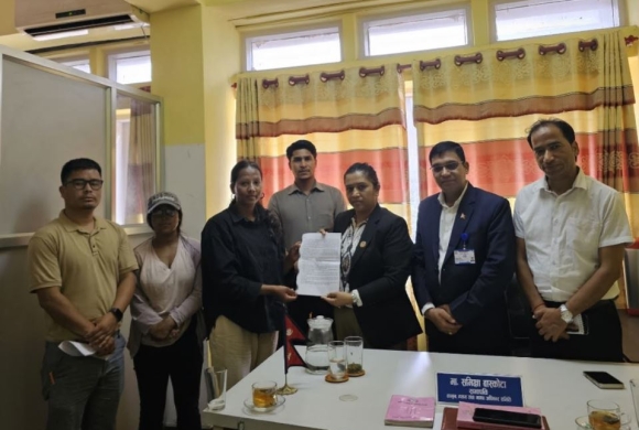 ‘सरकार, कोठा खाली छ?’अभियानकी दिपा नेपालीले बुझाइन सांसद समिक्षा बास्कोटा ध्यानाकर्षण पत्र