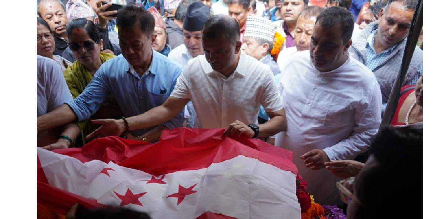 कांग्रेस केन्द्रीय कार्यालयमा  श्रद्धाञ्जलीका लागि राखियो गोपालमान श्रेष्ठको पार्थिव शरीर