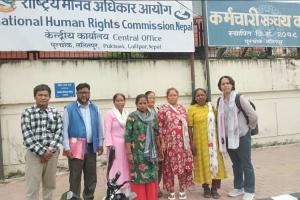 होल्डिङ सेन्टरमा रहेका विस्थापित परिवारद्वारा मानवअधिकार संरक्षणको माग गर्दै आयोगमा अपिल