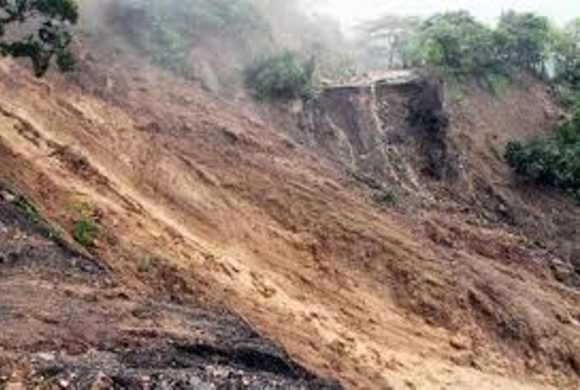 कालीकोटमा पहिरोले घट्ट पुरिँदा दुई जनाको मृत्यु