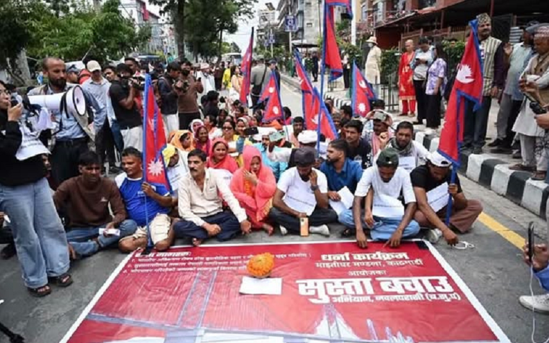 बिना बर्दीका सिपाही सुस्ताबासीः सिमा बचाउन माइतीघरमा अनिश्चितकालीन धर्नामा