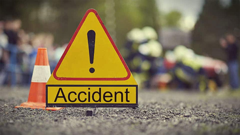 बेलकामा स्कुल बस र अटो ठोक्किँदा दुई जनाको मृत्यु, तीन घाइते