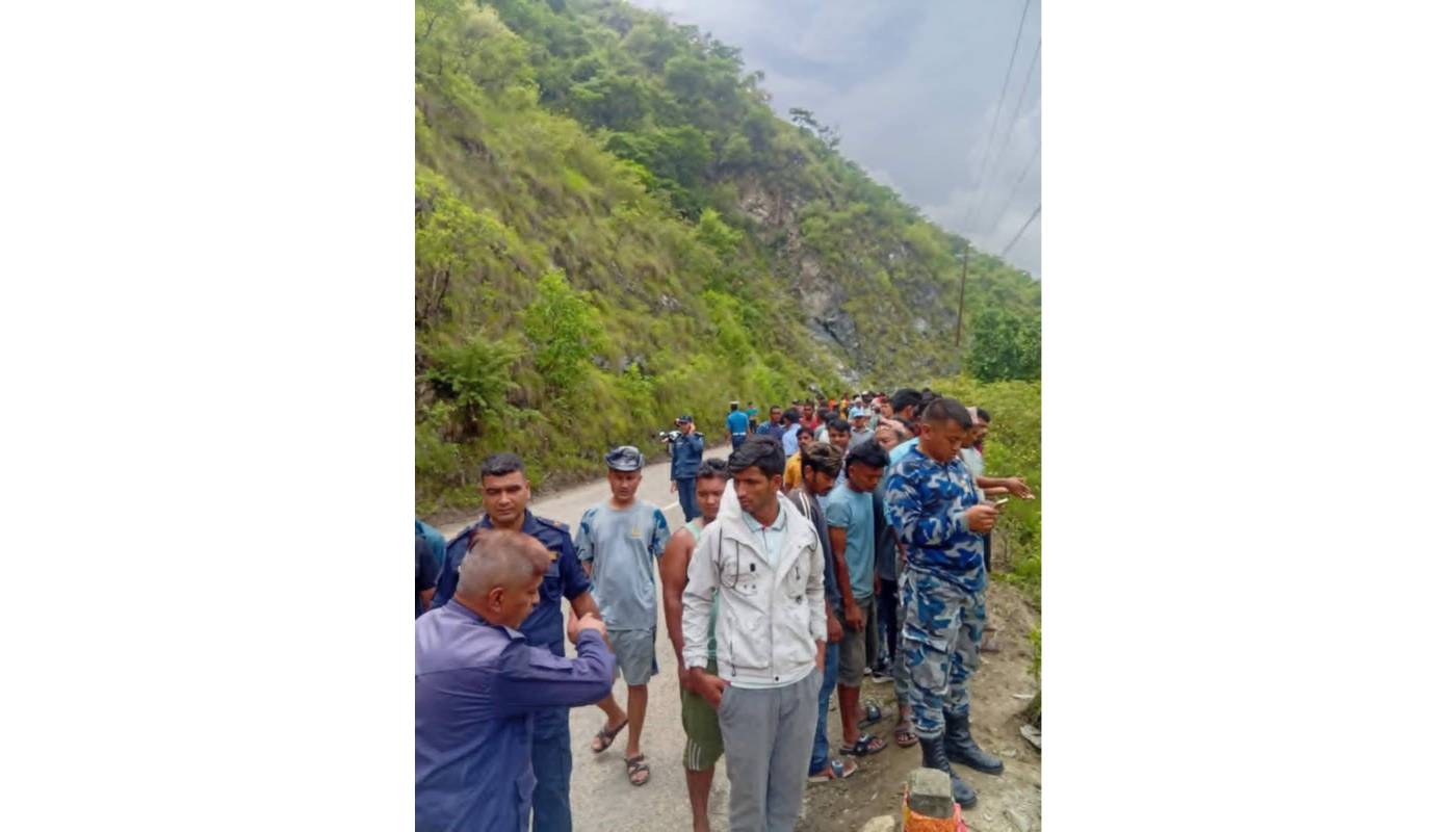 सुनकोशीमा खसेको कार खोजीको लागि गोताखोरसहितको टोली परिचालन