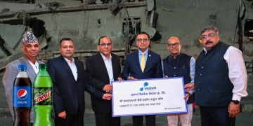 भोटेकोशी बाढीपीडितलाई वरुण वेभरेजको एक करोड एक लाख सहयोग
