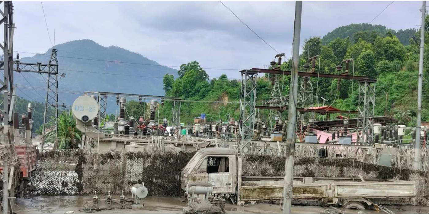 बाढीले क्षति पुर्‍याएको विद्युत् सेवा वैकल्पिक लाइनबाट जोडिँदै