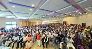 रुपन्देहीमा अन्य पार्टीका २५ सय नेता-कार्यकर्ता रास्वपामा प्रवेश