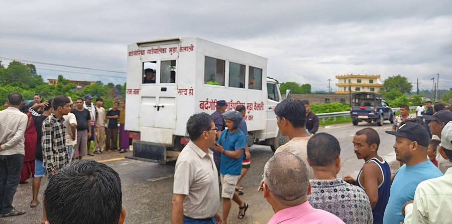 कैलालीमा ट्रकको ठक्करबाट एमाले नेत्री सापकोटाको मृत्यु
