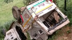 बैतडीमा जिप दुर्घटना हुँदा २० जना घाइते, १३ जनाको डडेल्धुरा अस्पतालमा उपचार हुँदै
