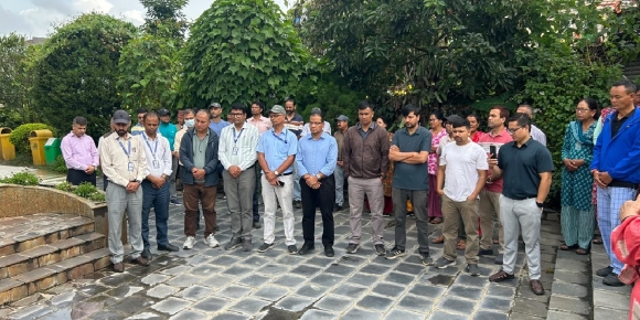 रसुवा-भोटेकोशी बाढीमा ज्यान गुमाएकाको सम्झनामा नेपाल इन्जिनियरिङ कलेजमा शोकसभा