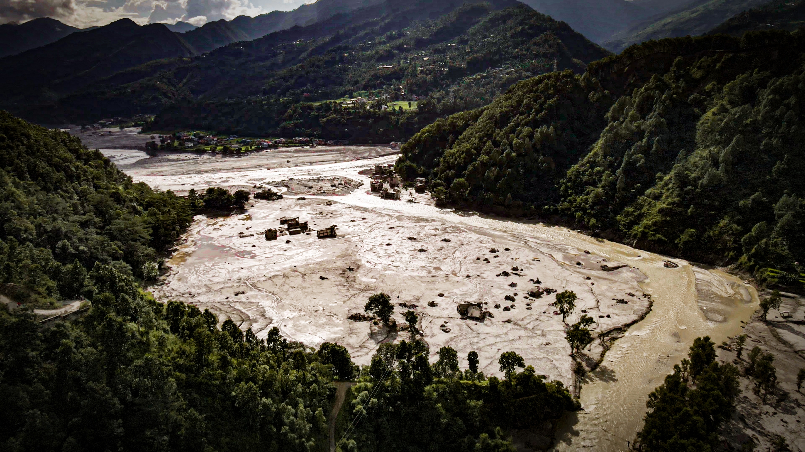 २ अर्ब २० करोड किलोभन्दा बढी गेग्रान थुप्रियो, उद्धार कार्यमा चुनौति यथावत्