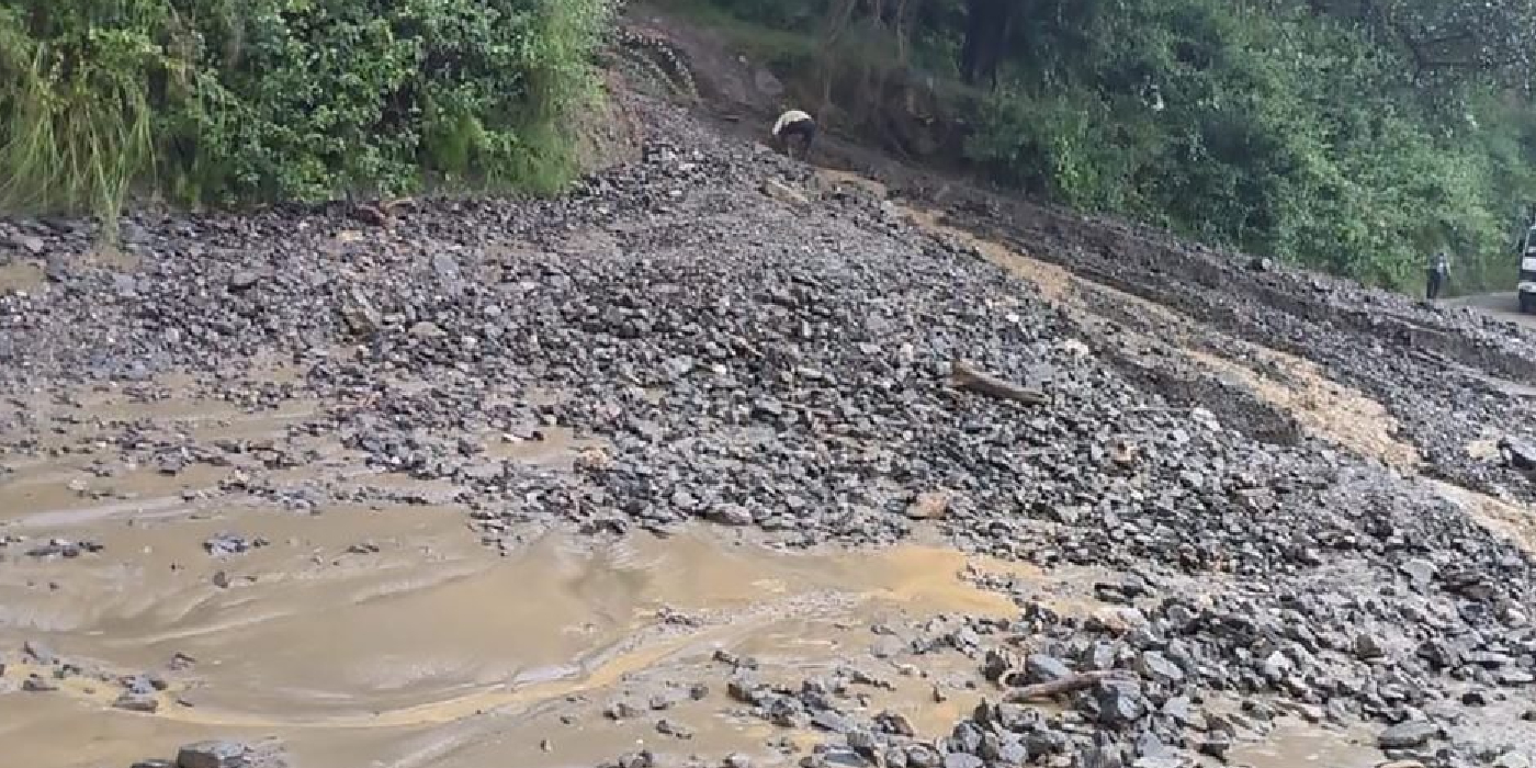 लेदो पन्छाएपछि बीपी राजमार्ग दुई तर्फी सञ्चालनमा