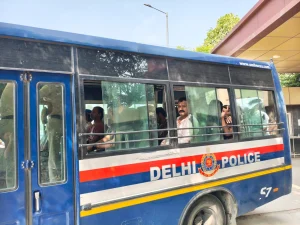 दिल्लीका अस्थायी हिरासत केन्द्रहरूभित्र: पूर्व केरला मुख्यमन्त्री, कन्टेन्ट क्रिएटरहरू, अभिनेता र पत्रकारहरू