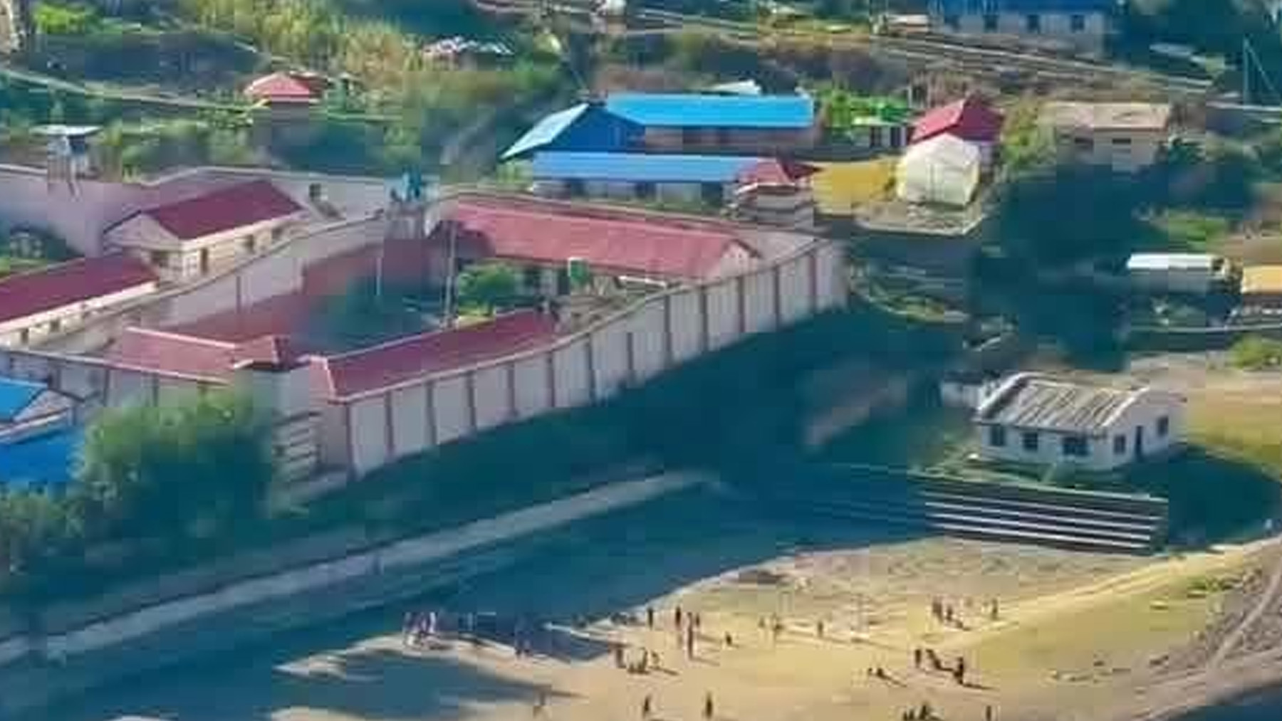 सुरुङ खनेर डोल्पा कारागारबाट ८ कैदी फरार (सूचीसहित)