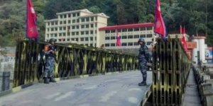 दशैँलाई लक्षित गर्दै तीन दिन खुल्ने भयो तातोपानी नाका
